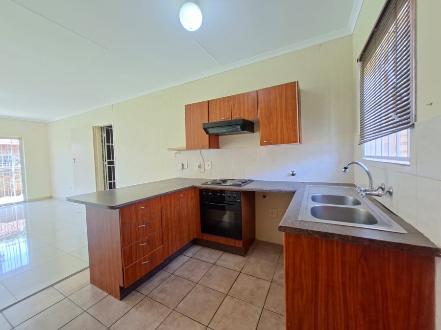 To Let 2 Bedroom Property for Rent in Kyalami Hills Gauteng
