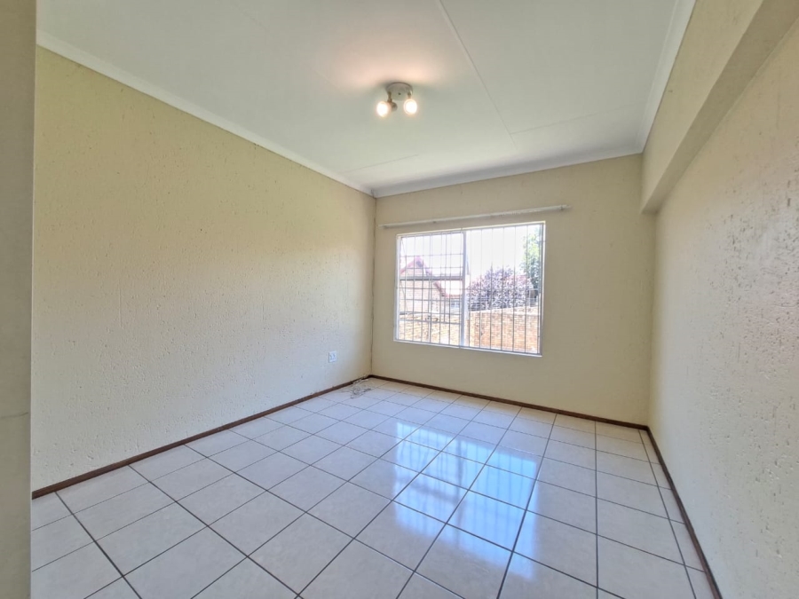 To Let 2 Bedroom Property for Rent in Kyalami Hills Gauteng