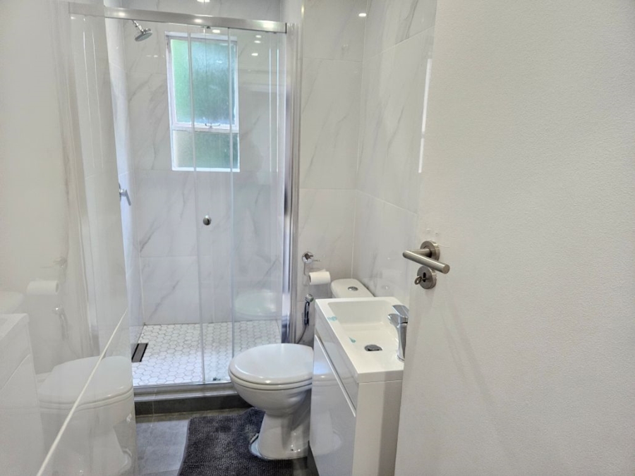 To Let 2 Bedroom Property for Rent in Sandown Gauteng