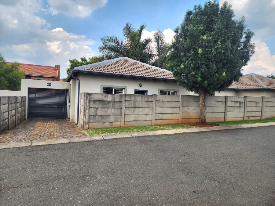 2 Bedroom Property for Sale in Amorosa Gauteng