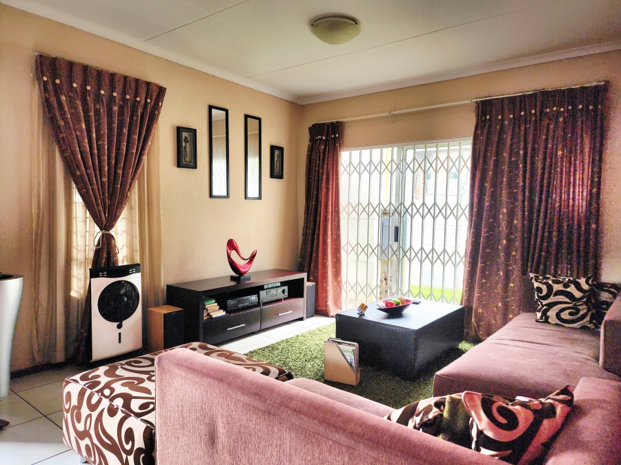 2 Bedroom Property for Sale in Amorosa Gauteng