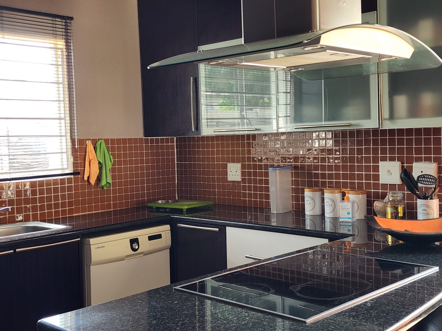 2 Bedroom Property for Sale in Amorosa Gauteng