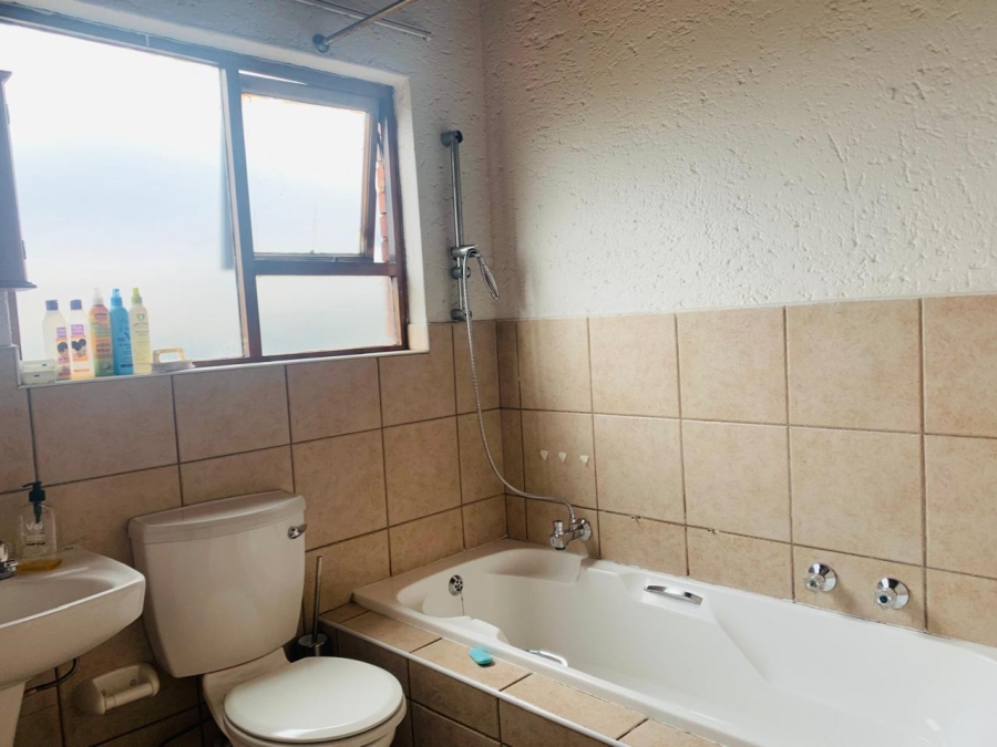 To Let 3 Bedroom Property for Rent in Morningside Gauteng