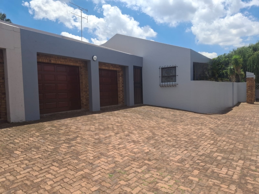 2 Bedroom Property for Sale in Beyers Park Gauteng