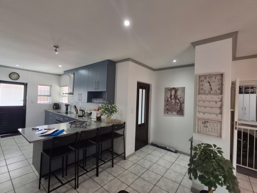 2 Bedroom Property for Sale in Beyers Park Gauteng