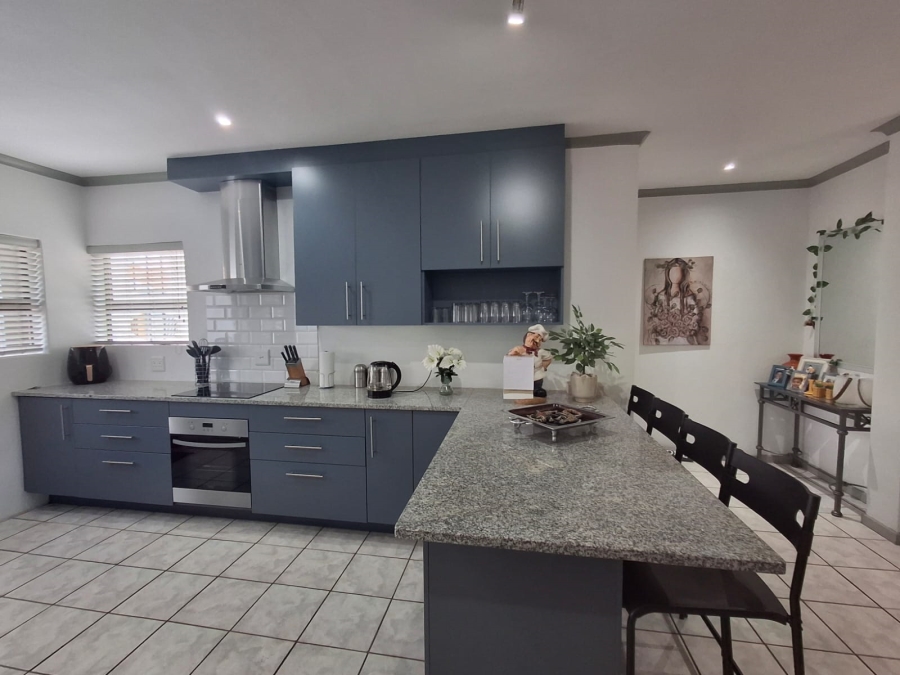 2 Bedroom Property for Sale in Beyers Park Gauteng