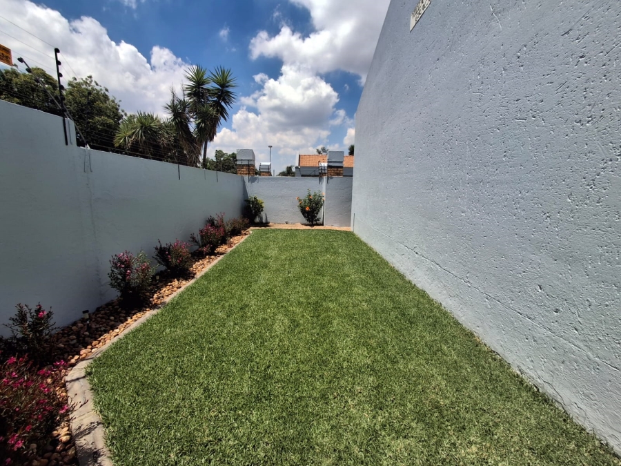 2 Bedroom Property for Sale in Beyers Park Gauteng