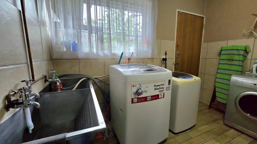 3 Bedroom Property for Sale in Brackenhurst Gauteng