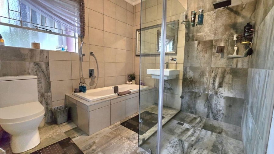 3 Bedroom Property for Sale in Brackenhurst Gauteng