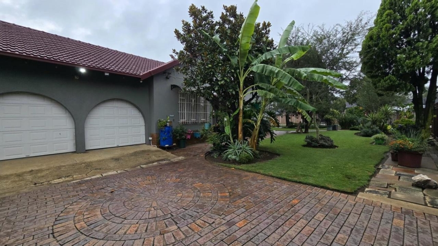 3 Bedroom Property for Sale in Brackenhurst Gauteng