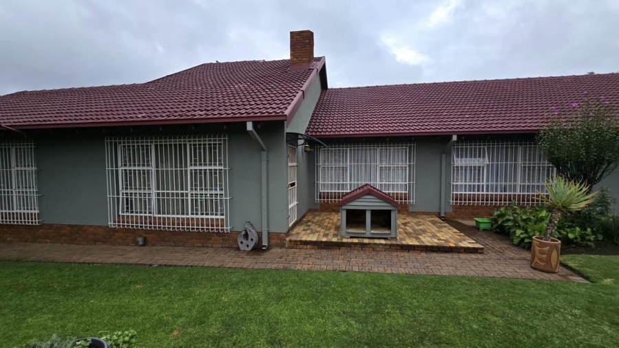 3 Bedroom Property for Sale in Brackenhurst Gauteng