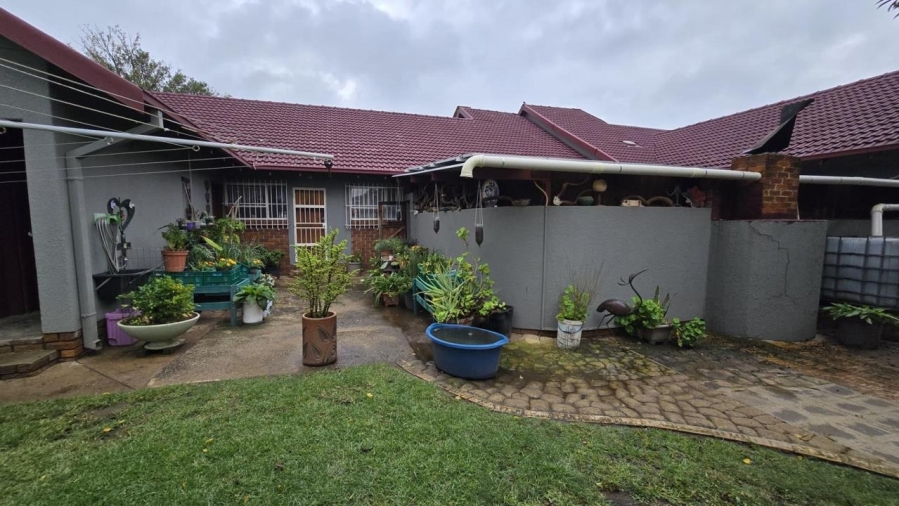 3 Bedroom Property for Sale in Brackenhurst Gauteng