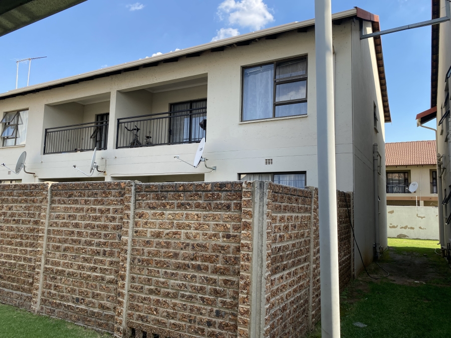 2 Bedroom Property for Sale in Parkrand Gauteng
