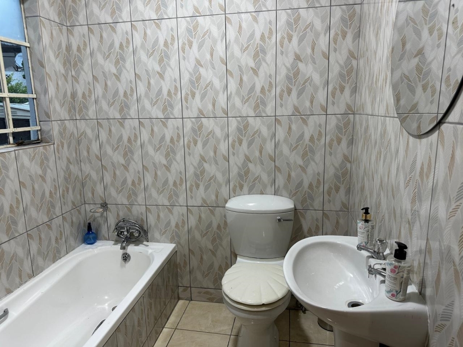 To Let 1 Bedroom Property for Rent in Northcliff Gauteng