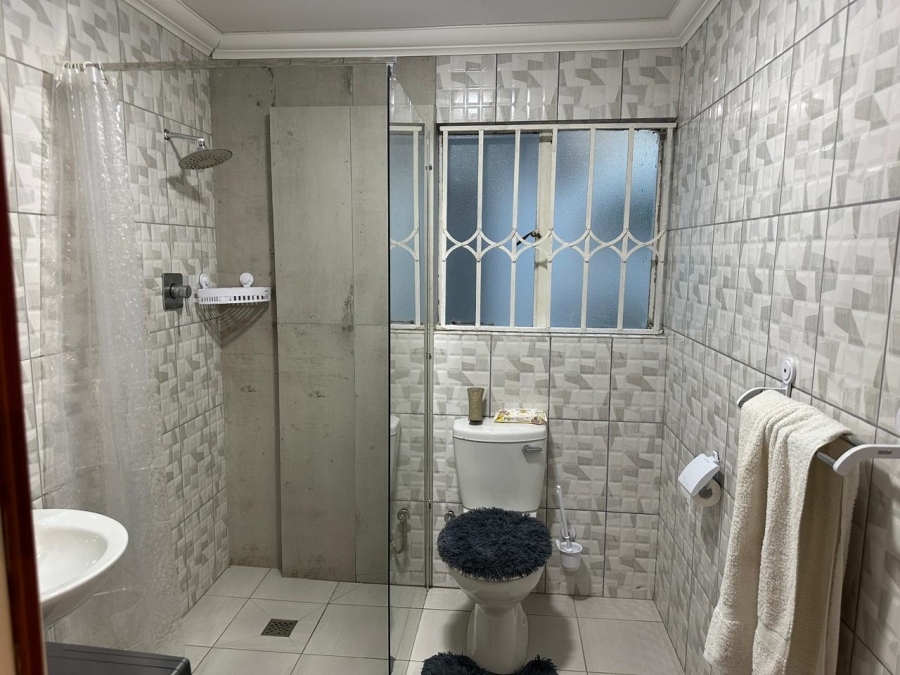 To Let 1 Bedroom Property for Rent in Northcliff Gauteng