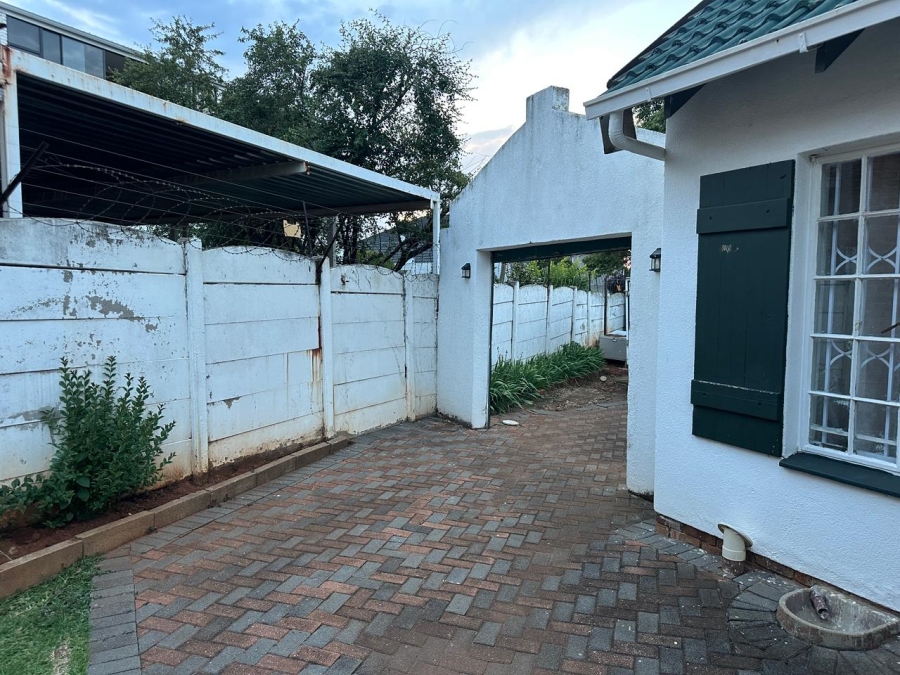 To Let 1 Bedroom Property for Rent in Northcliff Gauteng