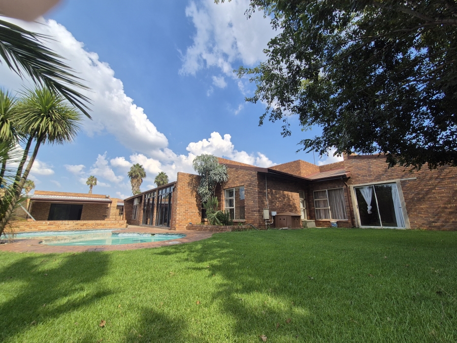 4 Bedroom Property for Sale in Presidents Dam Gauteng