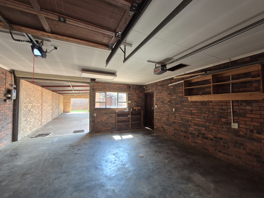 4 Bedroom Property for Sale in Presidents Dam Gauteng