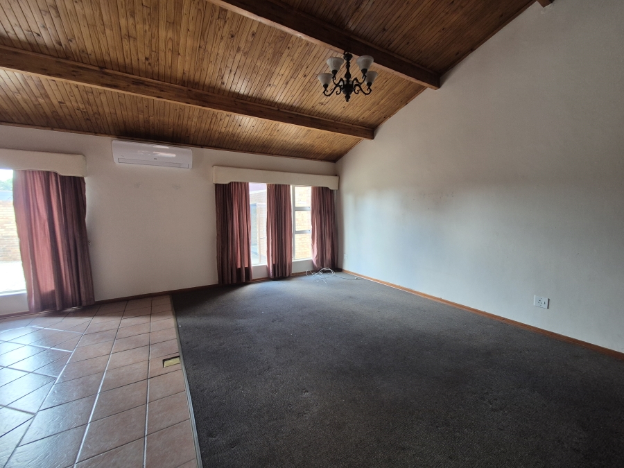 4 Bedroom Property for Sale in Presidents Dam Gauteng