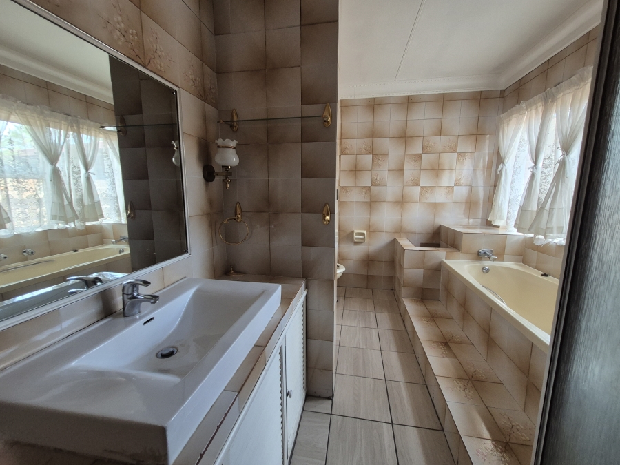 4 Bedroom Property for Sale in Presidents Dam Gauteng