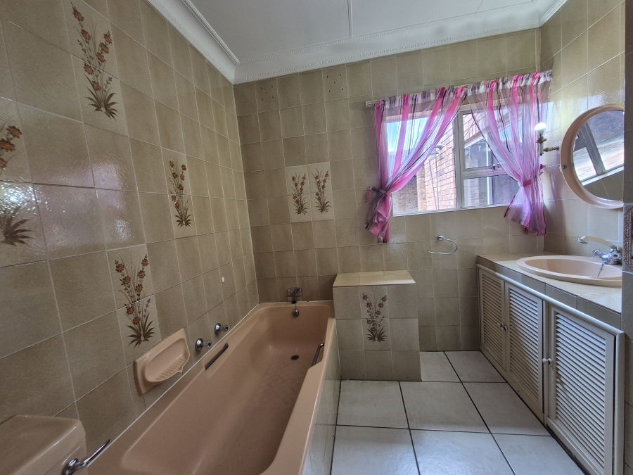 4 Bedroom Property for Sale in Presidents Dam Gauteng