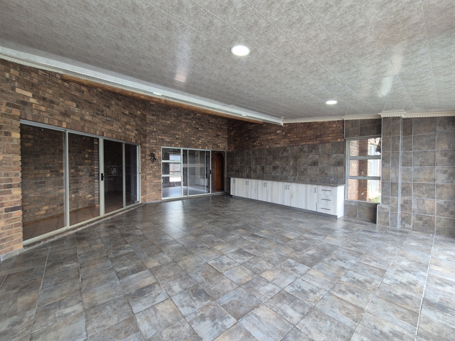 4 Bedroom Property for Sale in Presidents Dam Gauteng