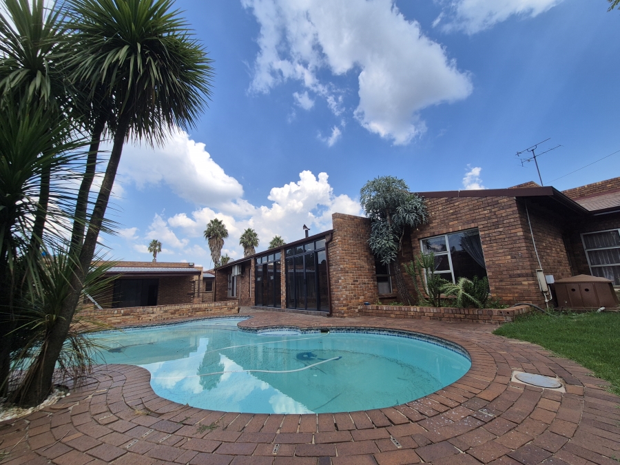 4 Bedroom Property for Sale in Presidents Dam Gauteng