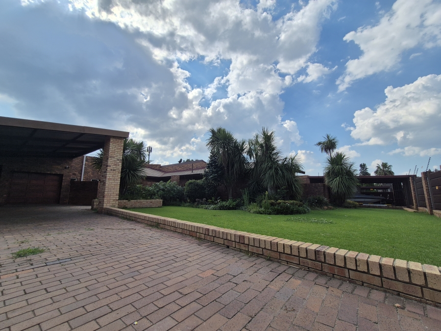 4 Bedroom Property for Sale in Presidents Dam Gauteng