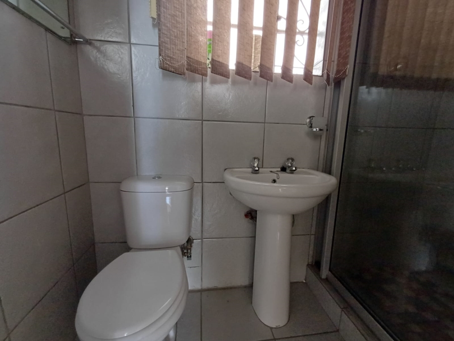 2 Bedroom Property for Sale in Peacehaven Gauteng