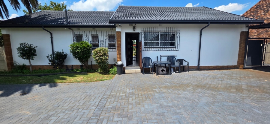 3 Bedroom Property for Sale in Vanderbijlpark SE 6 Gauteng