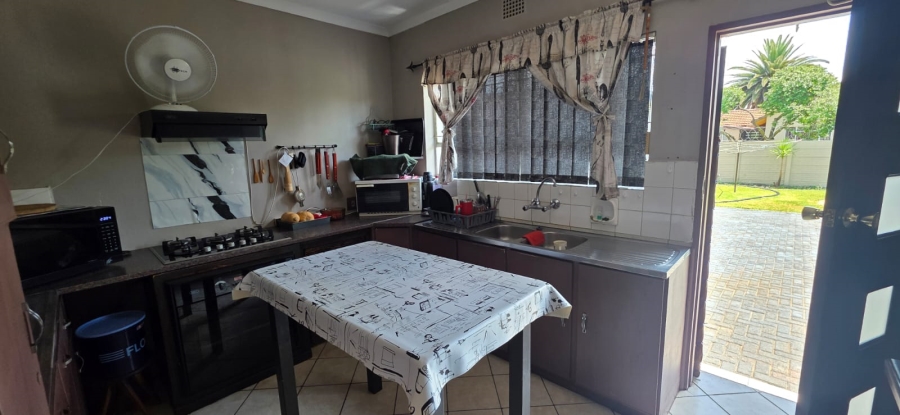 3 Bedroom Property for Sale in Vanderbijlpark SE 6 Gauteng