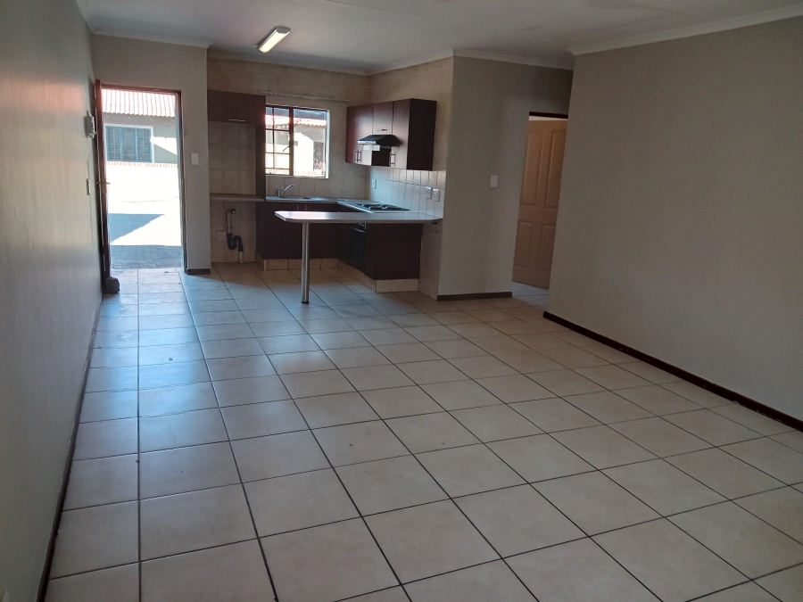 To Let 2 Bedroom Property for Rent in Strubenvale Gauteng