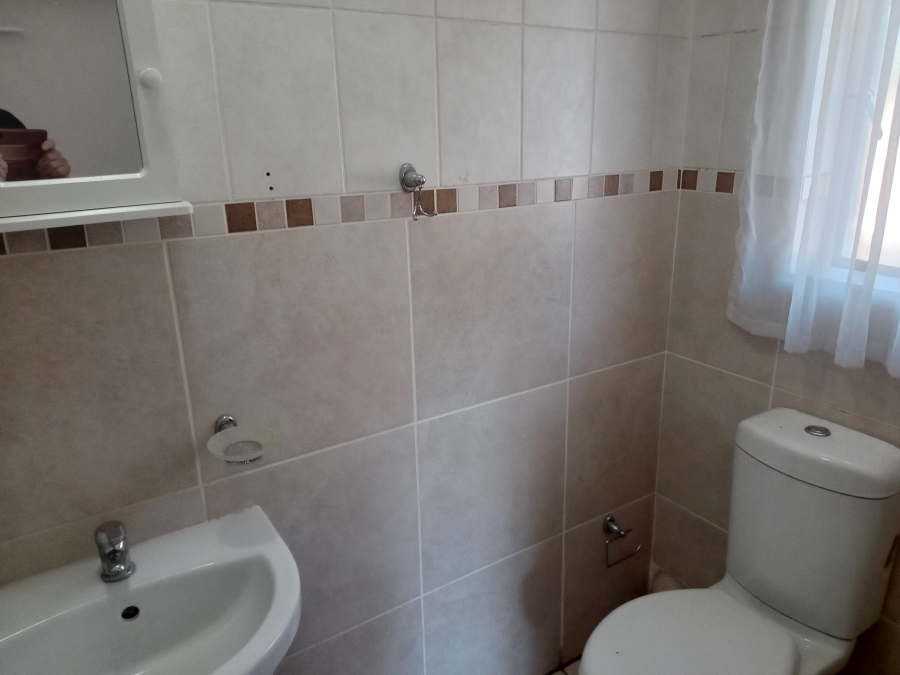 To Let 2 Bedroom Property for Rent in Strubenvale Gauteng