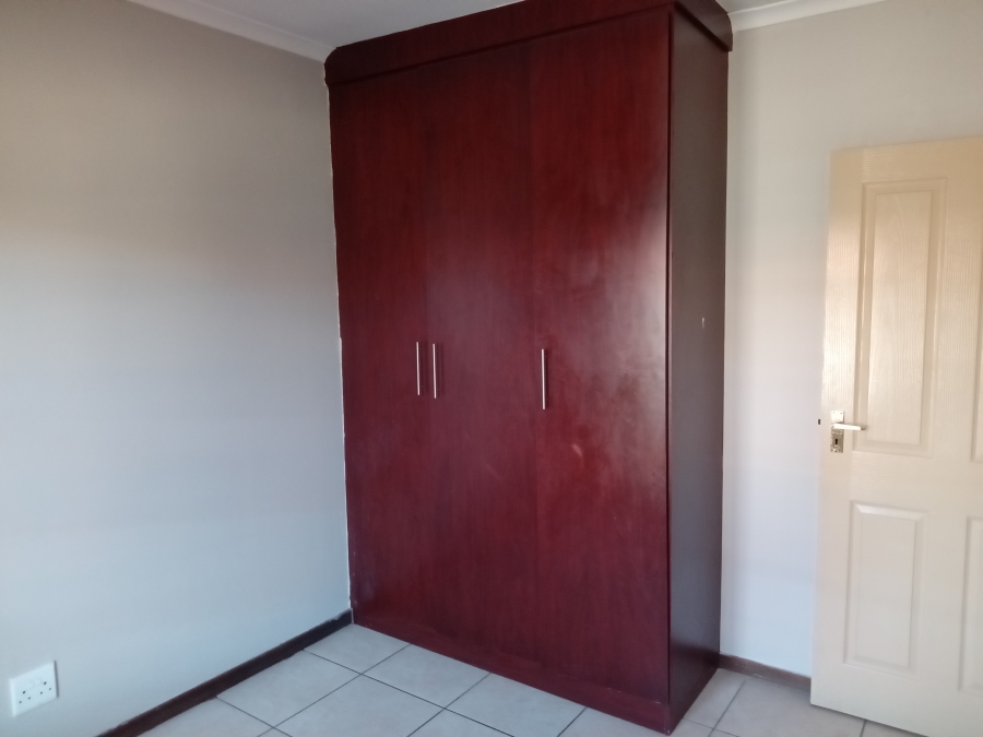 To Let 2 Bedroom Property for Rent in Strubenvale Gauteng