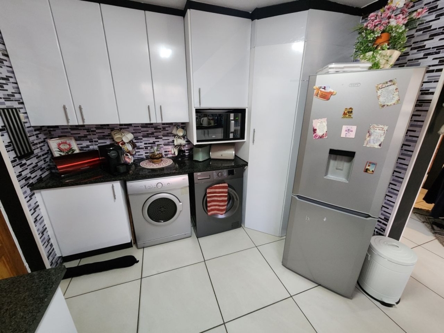 3 Bedroom Property for Sale in Eveleigh Gauteng