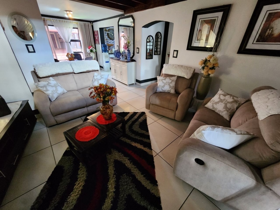 3 Bedroom Property for Sale in Eveleigh Gauteng