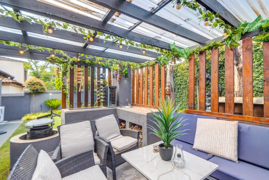 4 Bedroom Property for Sale in Cedar Lakes Gauteng