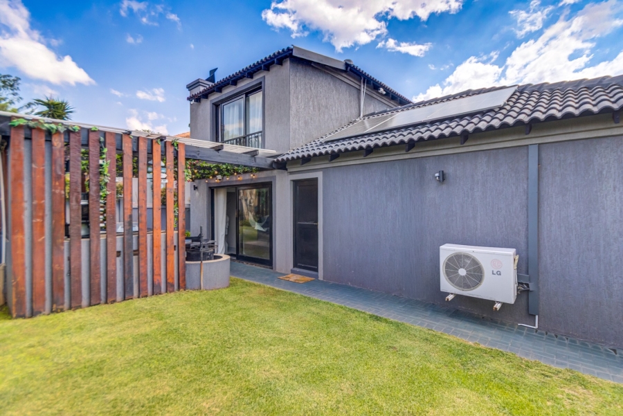 4 Bedroom Property for Sale in Cedar Lakes Gauteng