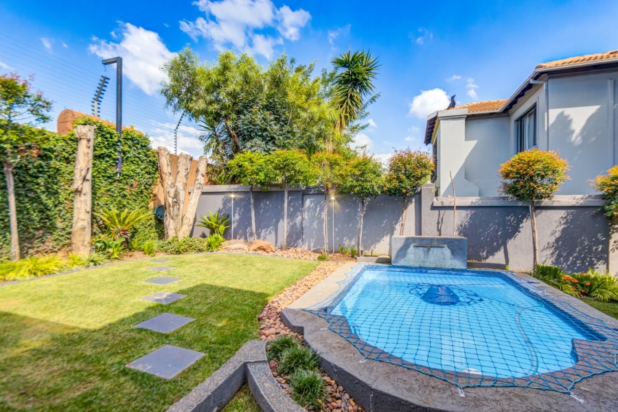 4 Bedroom Property for Sale in Cedar Lakes Gauteng