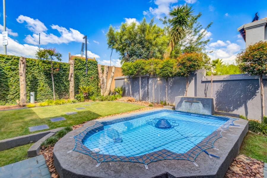 4 Bedroom Property for Sale in Cedar Lakes Gauteng