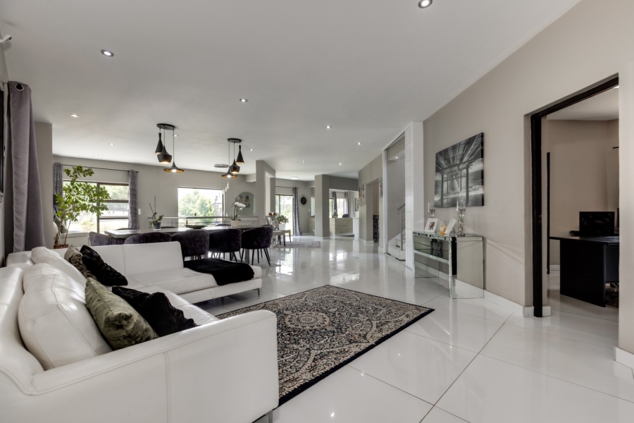 5 Bedroom Property for Sale in Lanseria Gauteng