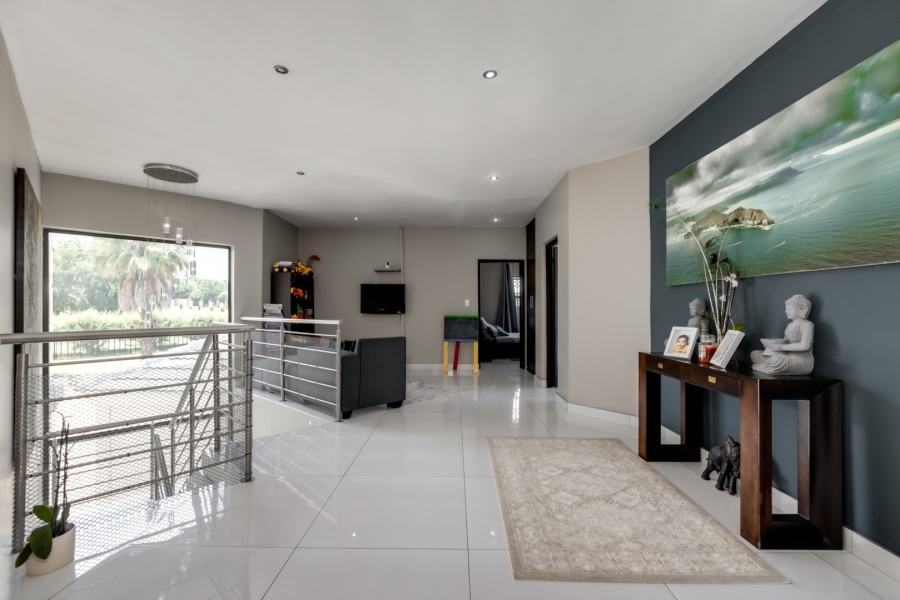 5 Bedroom Property for Sale in Lanseria Gauteng