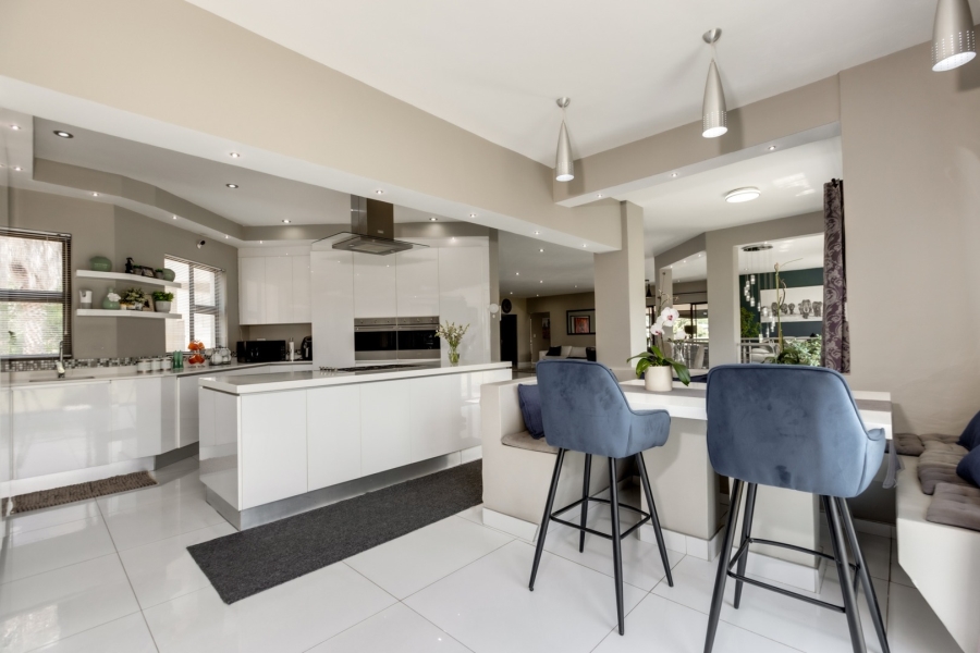 5 Bedroom Property for Sale in Lanseria Gauteng