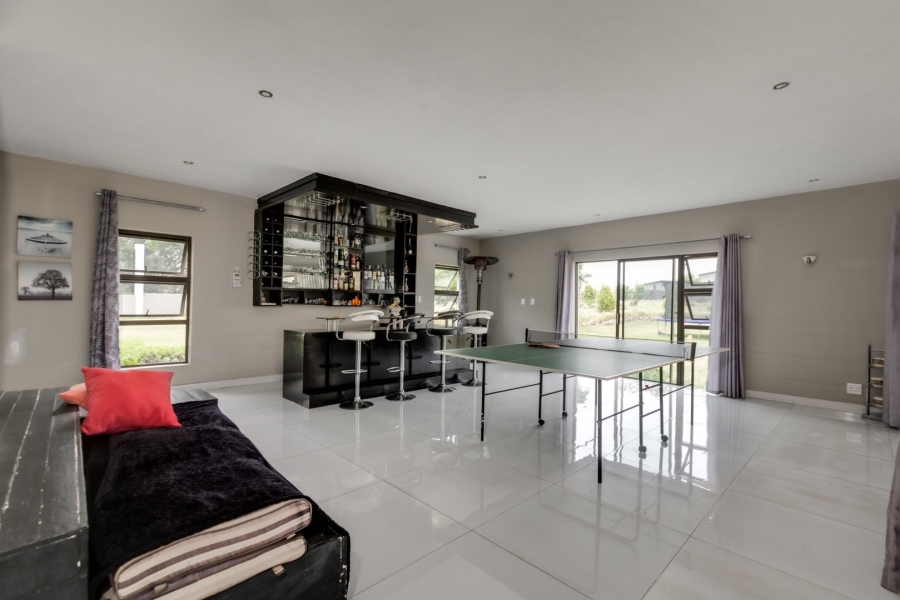 5 Bedroom Property for Sale in Lanseria Gauteng