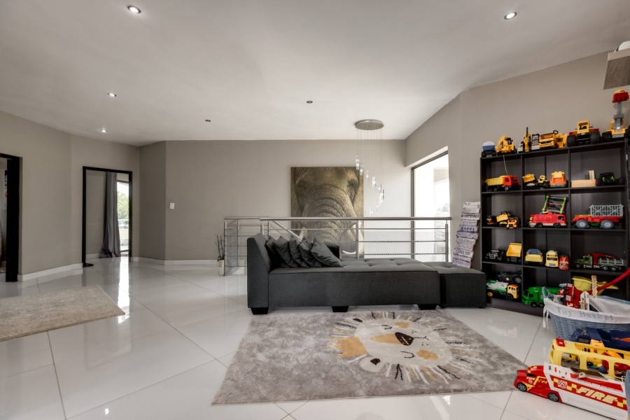 5 Bedroom Property for Sale in Lanseria Gauteng