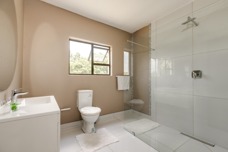 5 Bedroom Property for Sale in Lanseria Gauteng