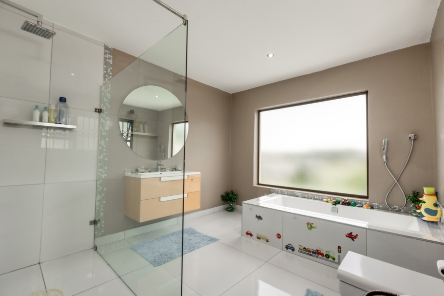 5 Bedroom Property for Sale in Lanseria Gauteng