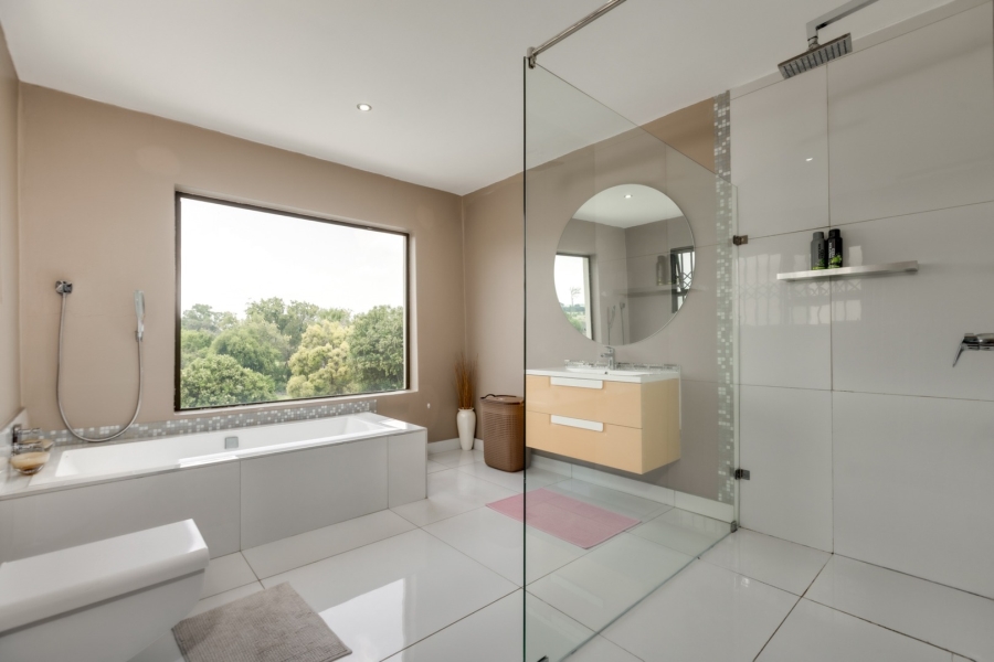 5 Bedroom Property for Sale in Lanseria Gauteng