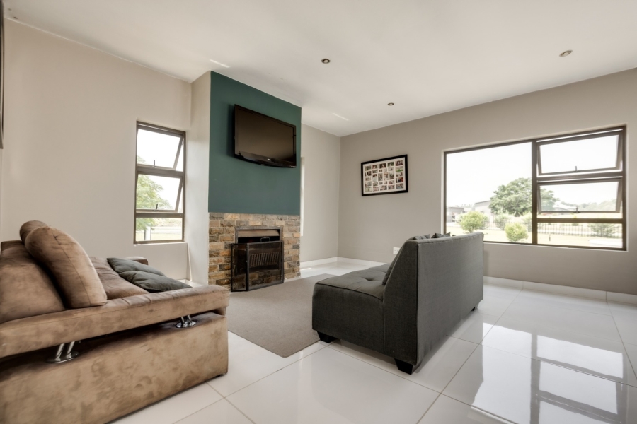 5 Bedroom Property for Sale in Lanseria Gauteng