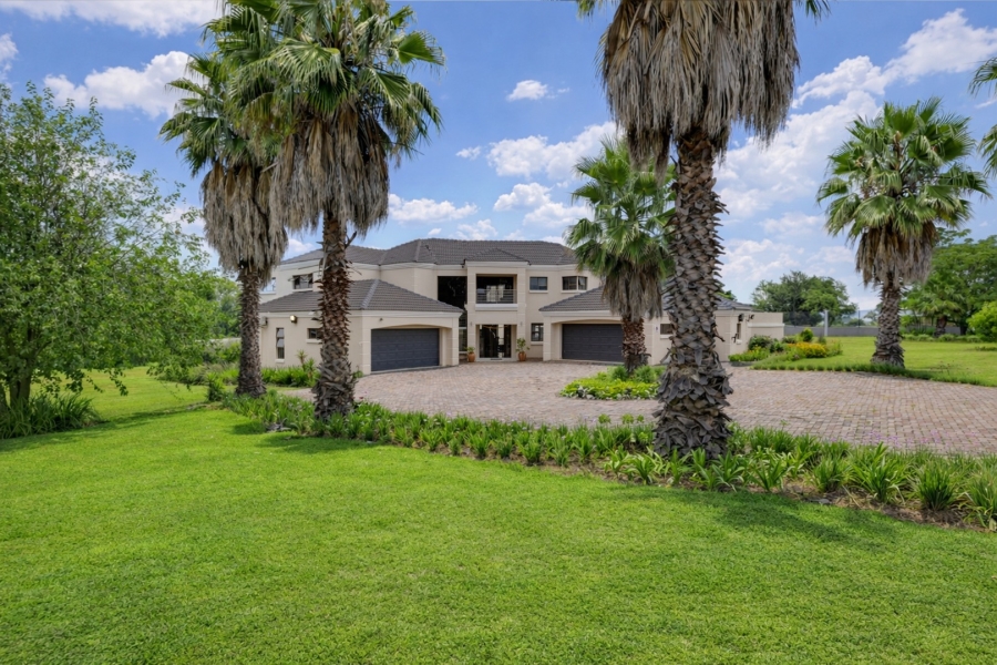 5 Bedroom Property for Sale in Lanseria Gauteng